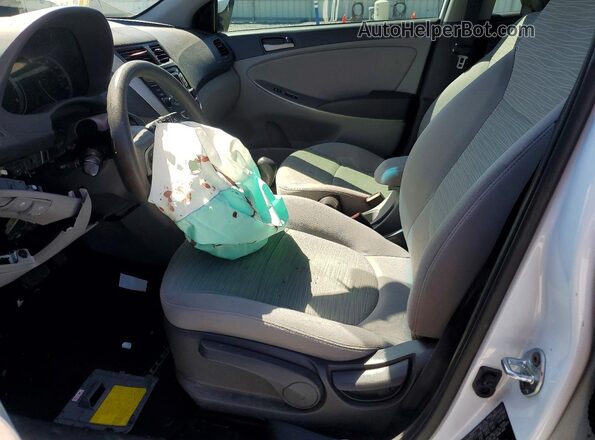 KMHCT4AE7GU140258 2016 HYUNDAI ACCENT Белый Вид салона спереди