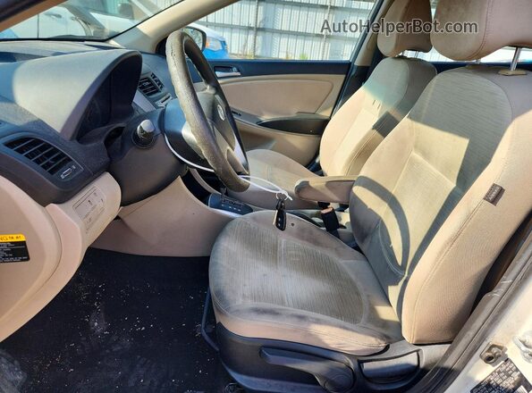 KMHCT4AE7GU966950 2016 HYUNDAI ACCENT Cream Front interior view