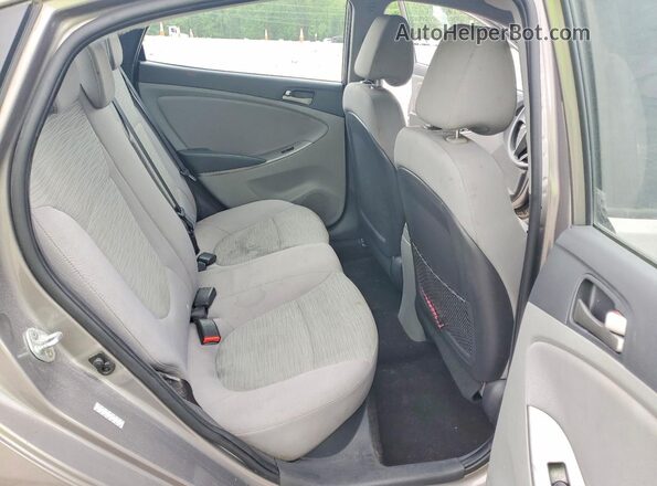 KMHCT4AE7HU371274 2017 HYUNDAI ACCENT Silver Հետևի նստատեղերի տեսք