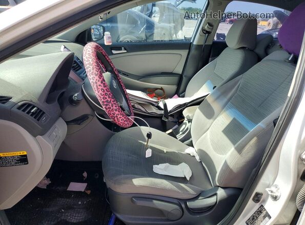 KMHCT4AE8GU974491 2016 HYUNDAI ACCENT Silver წინა სალონის ხედი