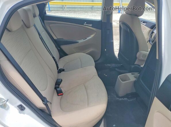 KMHCT4AE8HU261916 2017 HYUNDAI ACCENT White უკანა სავარძლების ხედი