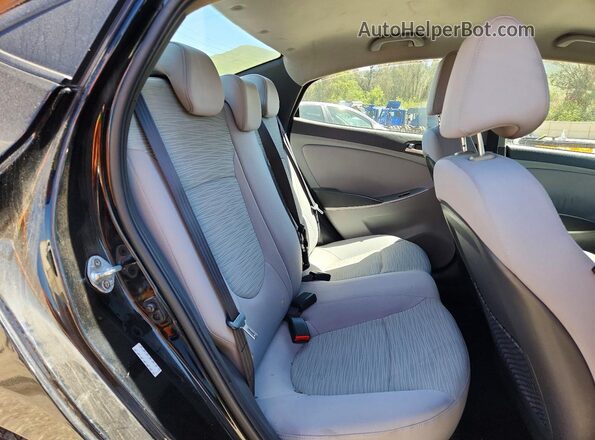 KMHCT4AE8HU377293 2017 HYUNDAI ACCENT Black Vista de los asientos traseros