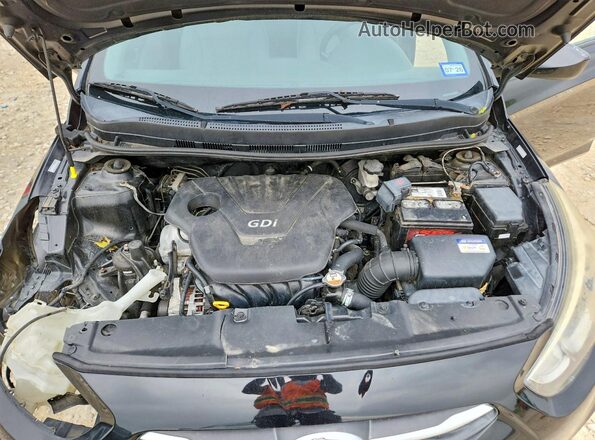 KMHCT4AE9GU989050 2016 HYUNDAI ACCENT Black Вид задньої частини салону