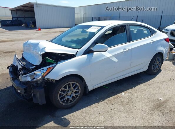 KMHCT4AE9HU343203 2017 HYUNDAI ACCENT Белый Передняя левая четверть