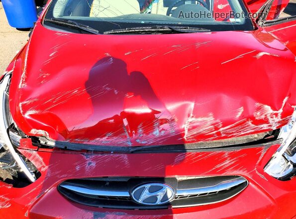 KMHCT4AEXGU974685 2016 HYUNDAI ACCENT Red უკანა სალონის ხედი