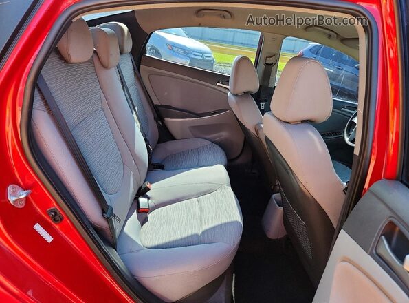 KMHCT4AEXHU333649 2017 HYUNDAI ACCENT Red Widok tylnych siedzeń