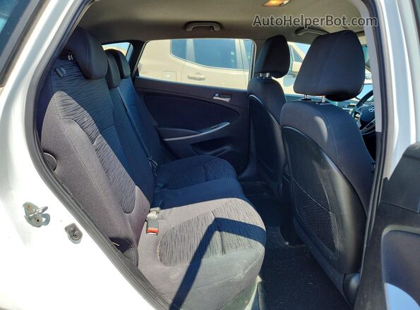 KMHCT5AE0HU351891 2017 HYUNDAI ACCENT White Вид задніх сидінь