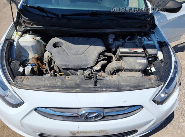 KMHCT5AE0HU351891 2017 HYUNDAI ACCENT White Вид задньої частини салону