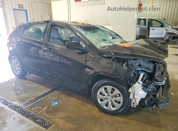 KMHCT5AE3HU359306 2017 HYUNDAI ACCENT Черный Передняя правая четверть