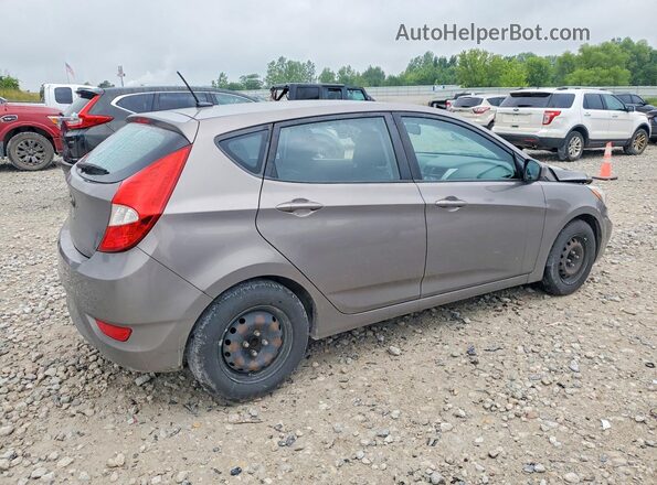 KMHCT5AE5HU364569 2017 HYUNDAI ACCENT Gray Trasero derecho