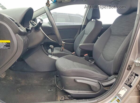 KMHCT5AE5HU364569 2017 HYUNDAI ACCENT Gray Vista interior delantera