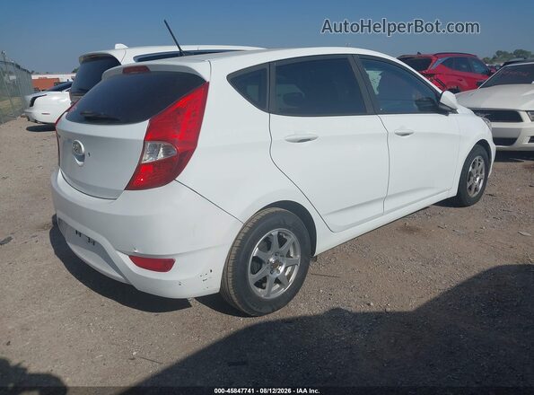 KMHCT5AE6HU318801 2017 HYUNDAI ACCENT White Tył prawy
