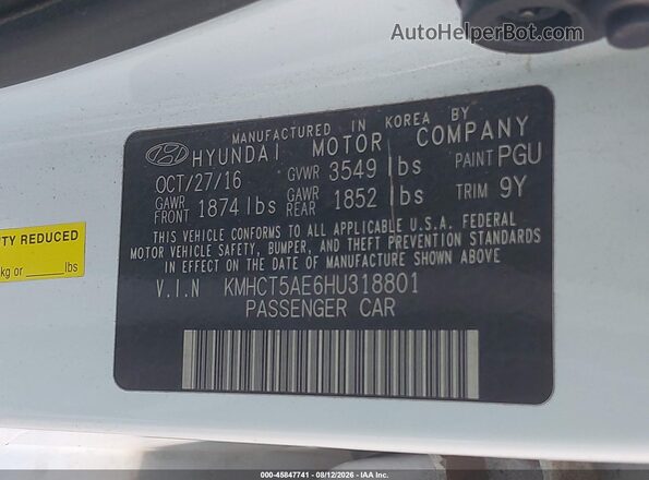 KMHCT5AE6HU318801 2017 HYUNDAI ACCENT White Widok komory silnika