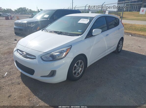 KMHCT5AE6HU318801 2017 HYUNDAI ACCENT White Przód lewy