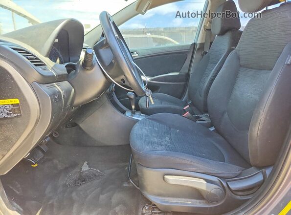 KMHCT5AE6HU330897 2017 HYUNDAI ACCENT Серый Вид салона спереди