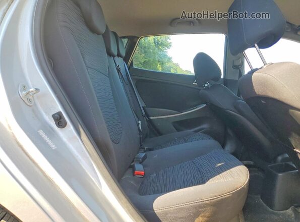 KMHCT5AE7GU248921 2016 HYUNDAI ACCENT Silver უკანა სალონის ხედი