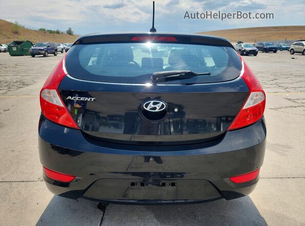 KMHCT5AE8HU334613 2017 HYUNDAI ACCENT Черный Вид сзади
