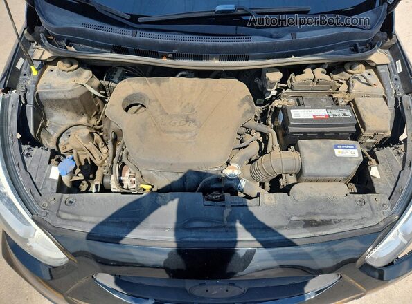 KMHCT5AE8HU334613 2017 HYUNDAI ACCENT Черный Вид задней части салона