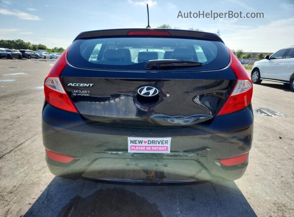 KMHCT5AE9HU306366 2017 HYUNDAI ACCENT Black Vista trasera