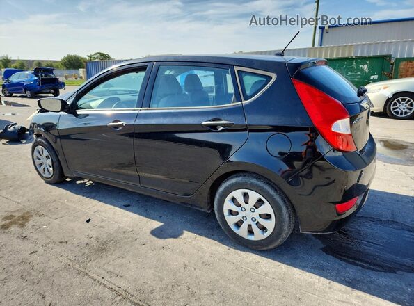 KMHCT5AE9HU306366 2017 HYUNDAI ACCENT Black Trasero izquierdo