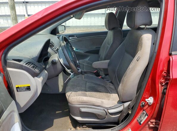 KMHCT5AE9HU348374 2017 HYUNDAI ACCENT Red წინა სალონის ხედი