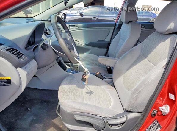 KMHCT5AEXHU316520 2017 HYUNDAI ACCENT Красный Вид салона спереди