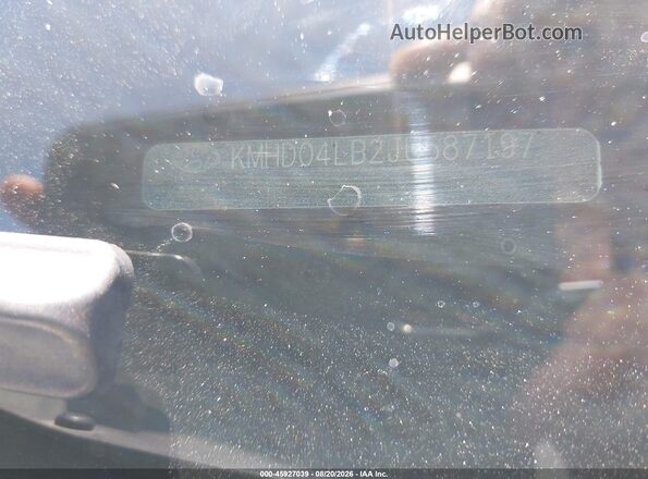 KMHD04LB2JU587197 2018 HYUNDAI ELANTRA White ძრავის განყოფილების ხედი