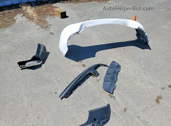 KMHD04LB4JU518608 2018 HYUNDAI ELANTRA White Շարժիչի բաժամունքի տեսք