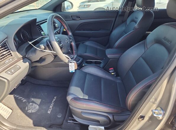 KMHD04LB4JU574631 2018 HYUNDAI ELANTRA Charcoal Вид салону спереду