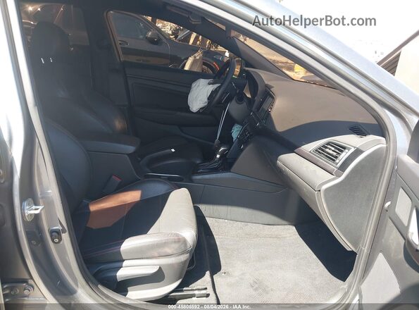 KMHD04LB8HU359764 2017 HYUNDAI ELANTRA Gray Vista interior delantera