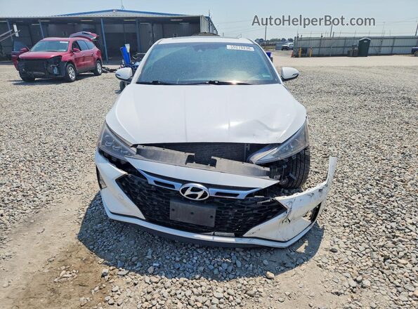 KMHD04LBXLU992761 2020 HYUNDAI ELANTRA Белый Вид спереди