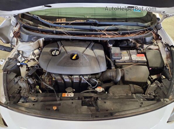 KMHD35LH1GU323950 2016 HYUNDAI ELANTRA White Vista del compartimento del motor