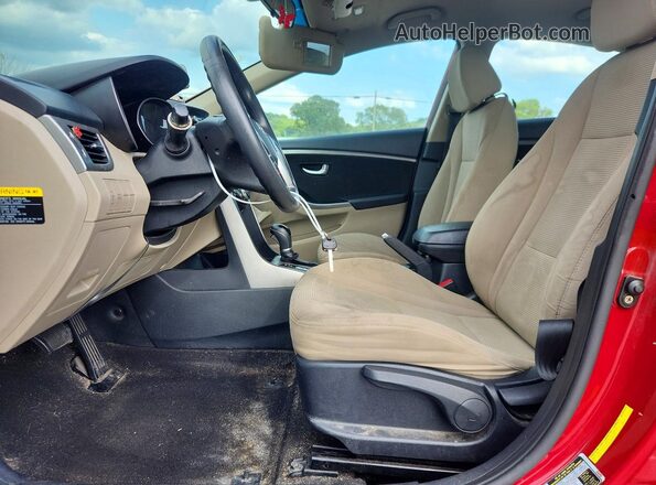 KMHD35LH1GU337864 2016 HYUNDAI ELANTRA Red Vista interior delantera