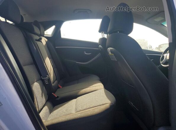 KMHD35LH4HU360959 2017 HYUNDAI ELANTRA White Հետևի նստատեղերի տեսք