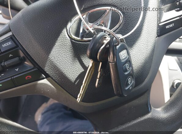 KMHD74LF0HU361118 2017 HYUNDAI ELANTRA Черный Вид панели приборов
