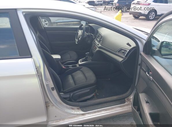 KMHD74LF1JU570972 2018 HYUNDAI ELANTRA Silver Front interior view