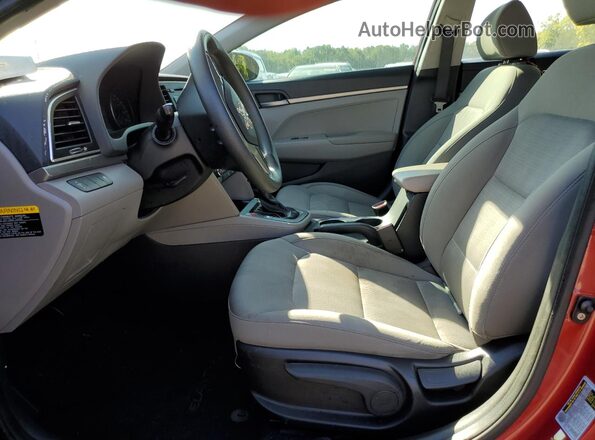 KMHD74LF4HU394333 2017 HYUNDAI ELANTRA Red Front interior view