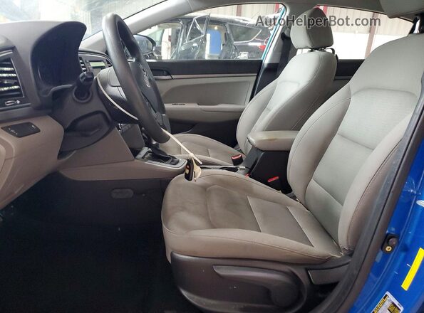 KMHD74LF4JU453547 2018 HYUNDAI ELANTRA Синий Вид салона спереди