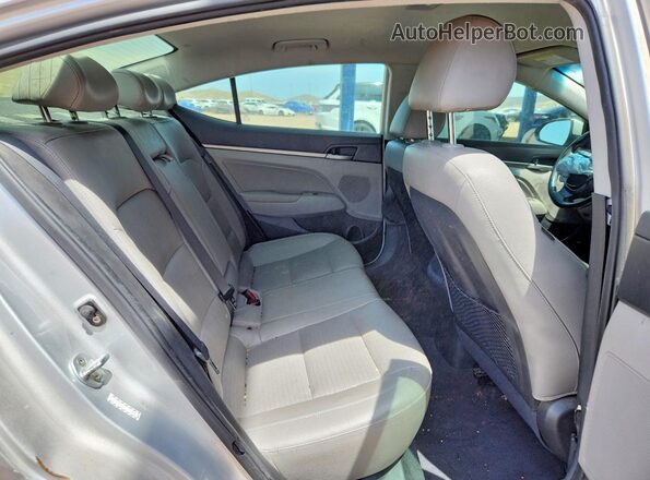 KMHD84LF0HU225987 2017 HYUNDAI ELANTRA Silver Հետևի նստատեղերի տեսք