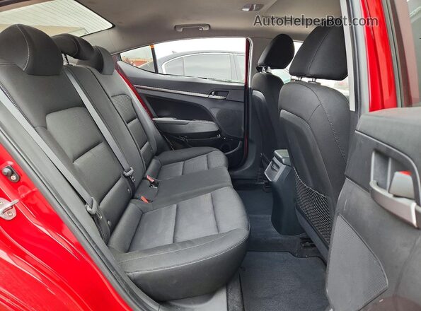 KMHD84LF2JU512818 2018 HYUNDAI ELANTRA Red Widok tylnych siedzeń