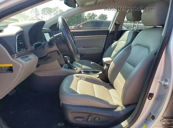 KMHD84LF3HU180074 2017 HYUNDAI ELANTRA Silver Vista interior delantera