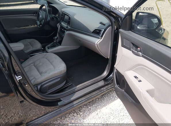KMHD84LF4HU103939 2017 HYUNDAI ELANTRA Black Widok wnętrza z przodu