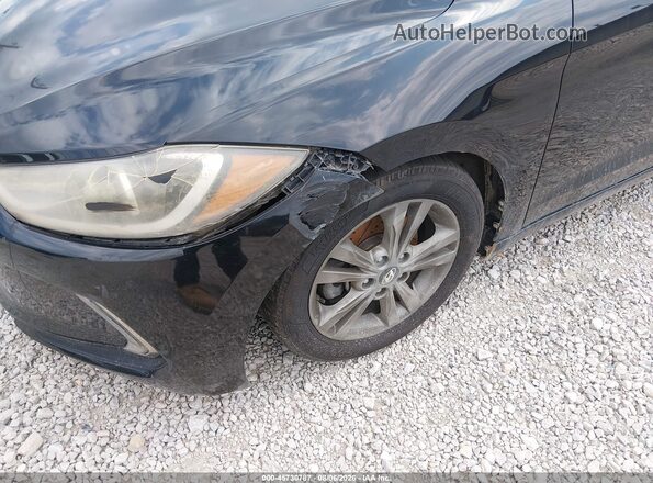 KMHD84LF4HU103939 2017 HYUNDAI ELANTRA Black Widok z przodu