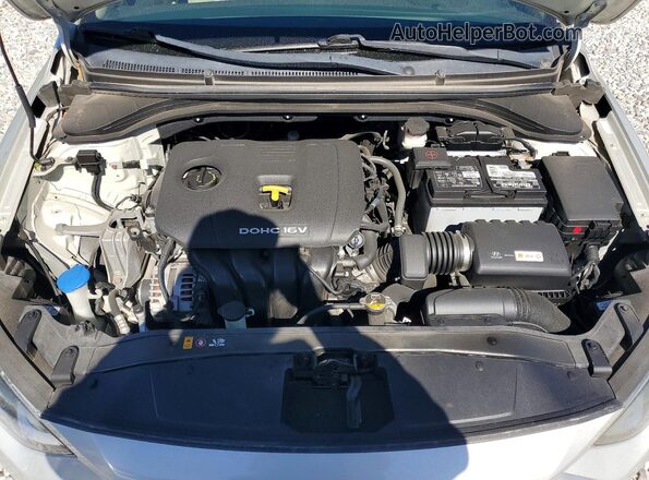 KMHD84LF4HU370143 2017 HYUNDAI ELANTRA Gold Widok wnętrza z tyłu
