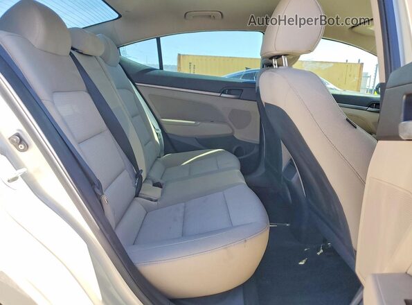KMHD84LF4HU370143 2017 HYUNDAI ELANTRA Gold Widok tylnych siedzeń