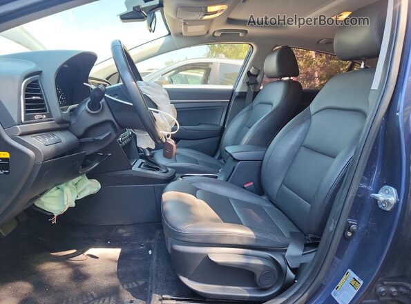 KMHD84LF5JU579963 2018 HYUNDAI ELANTRA Синий Вид салона спереди