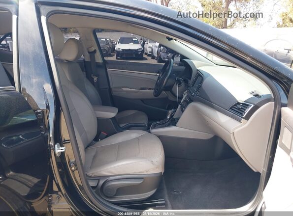 KMHD84LF6HU073956 2017 HYUNDAI ELANTRA Black Widok wnętrza z przodu
