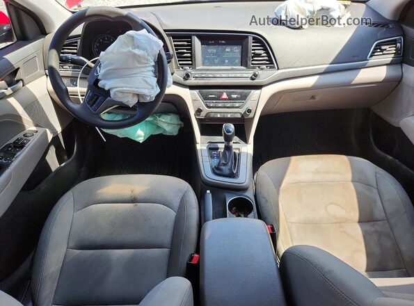 KMHD84LF6HU074251 2017 HYUNDAI ELANTRA Красный Вид панели приборов