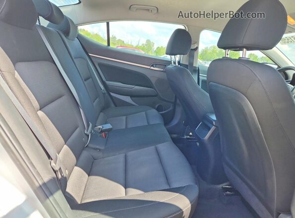 KMHD84LF7JU534118 2018 HYUNDAI ELANTRA Серебряный Вид задних сидений