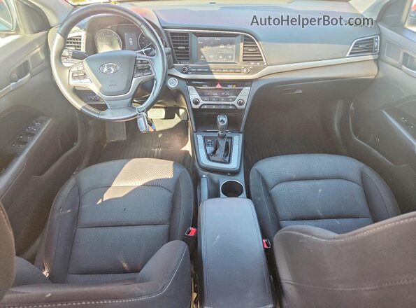 KMHD84LF8HU362031 2017 HYUNDAI ELANTRA Red Widok deski rozdzielczej
